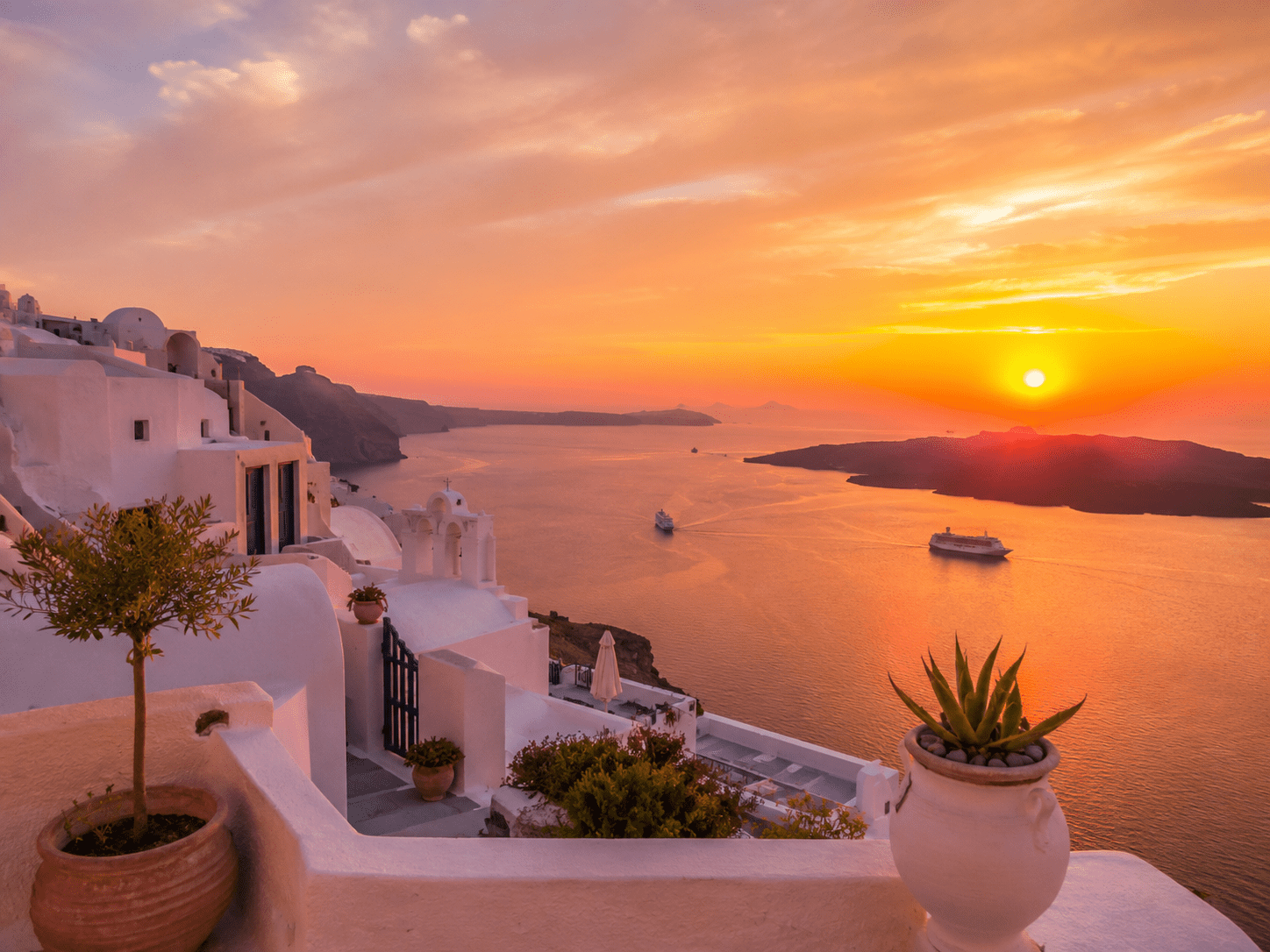 Sonnenuntergang über der Ägäis beim Griechenland Insel-Hopping